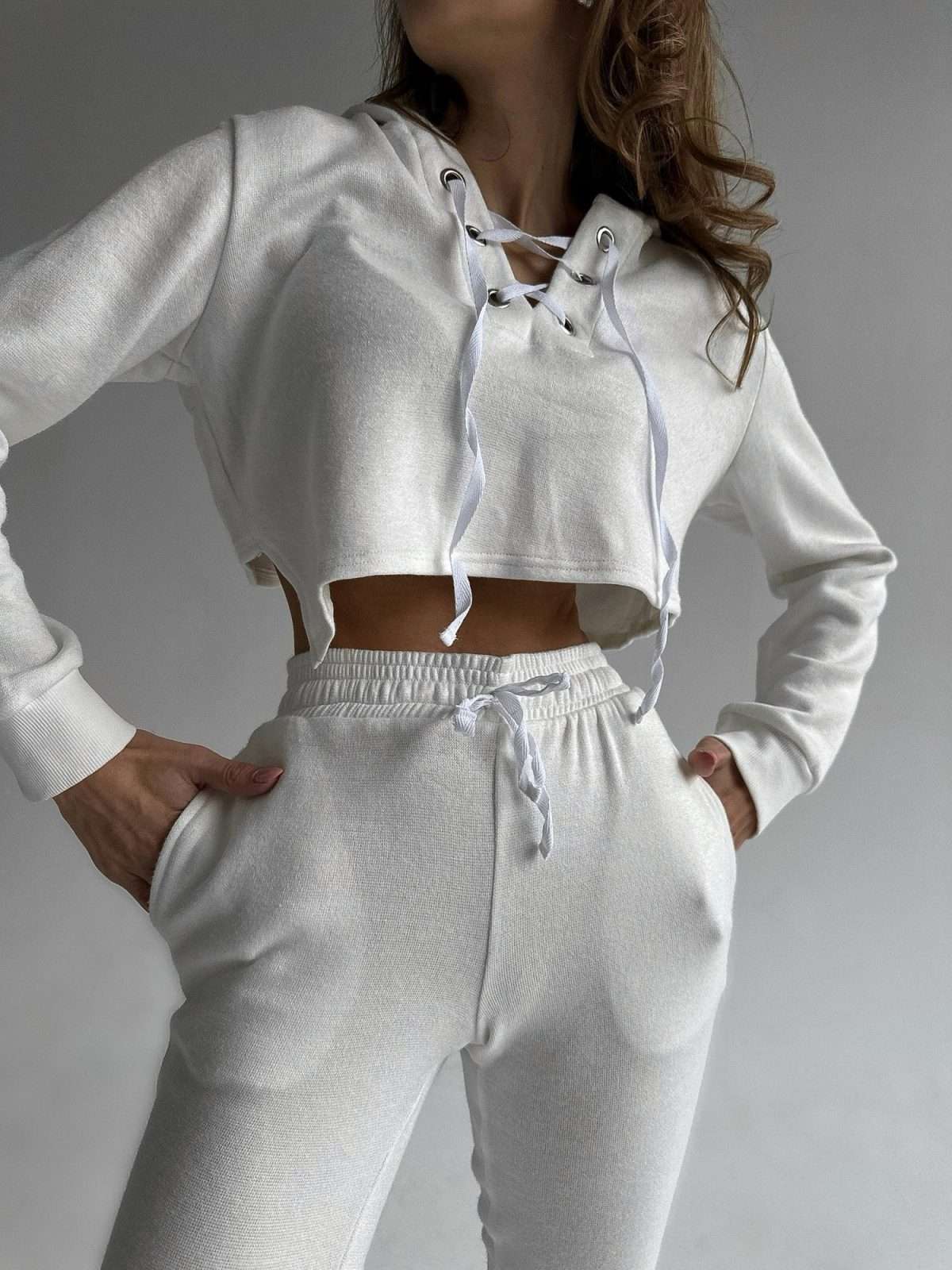white comfortable going out outfit women