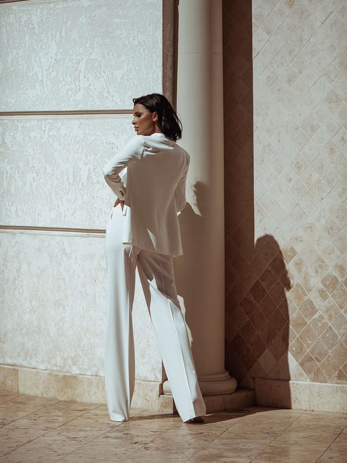 GLOWSYOU ivory power suit blazer fully lined in viscose — detail shot