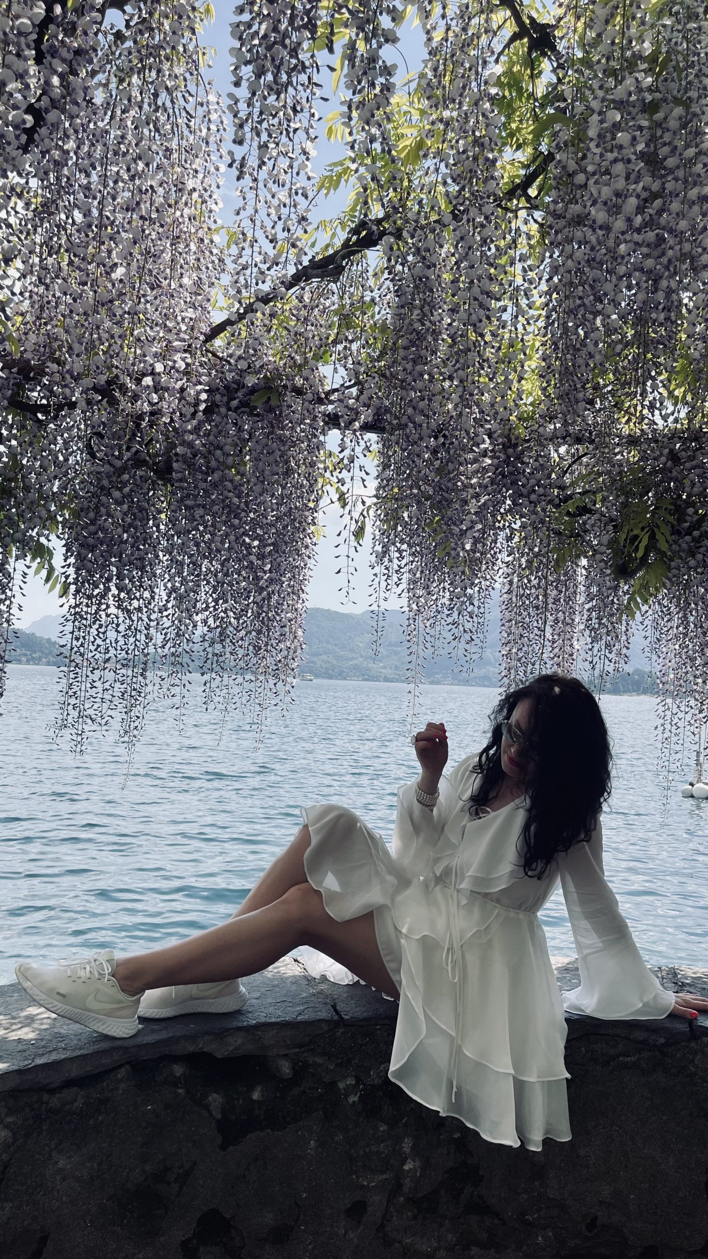 Como vacation white dress