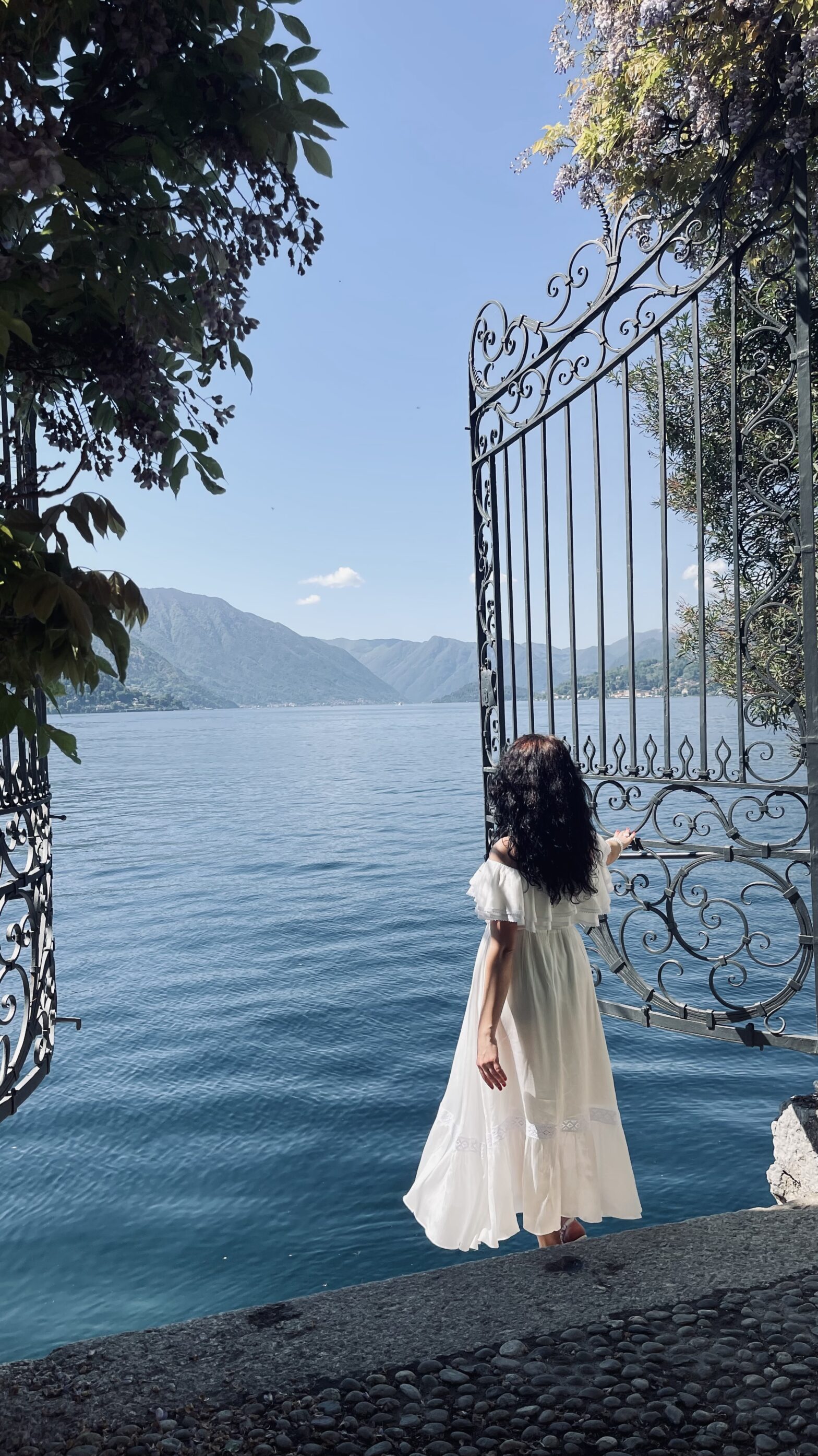 The Story of a Woman Who Chose Herself — The Philosophy Behind GLOWSYOU