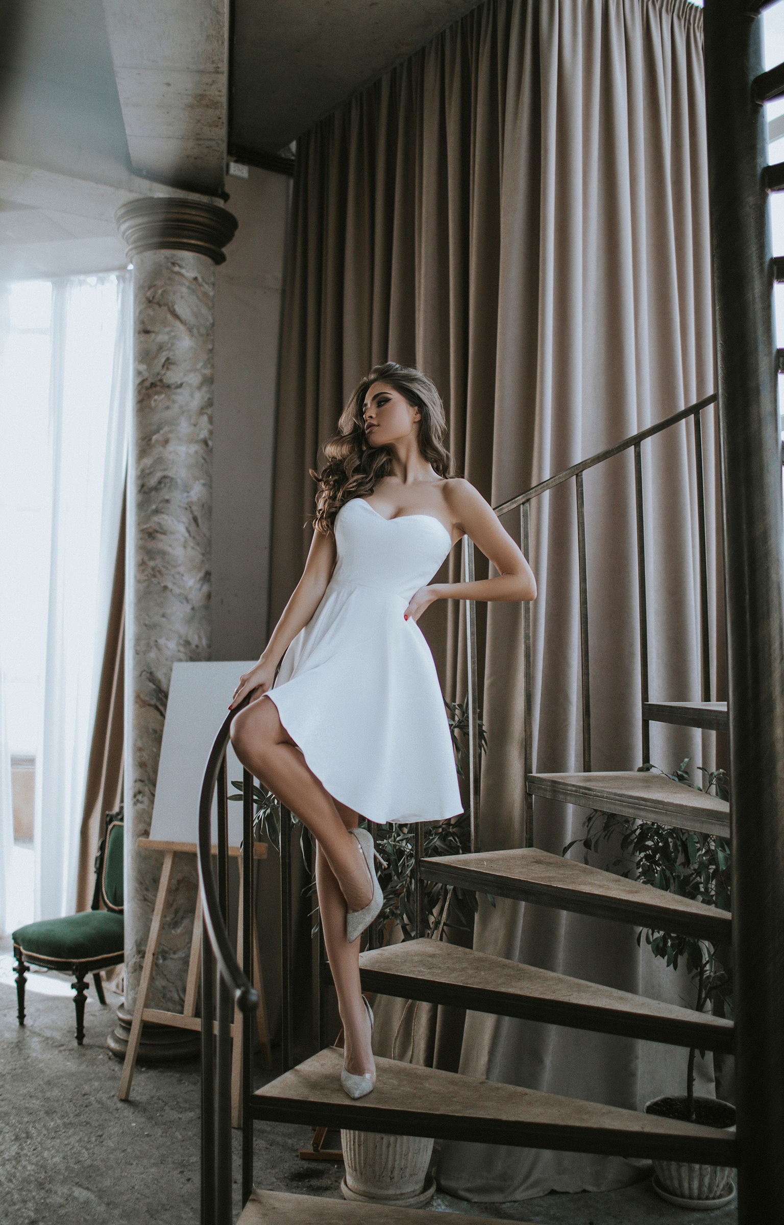 white-wedding-dress-second-look-dancing